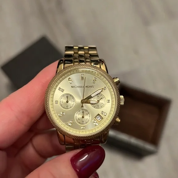 Michael Kors gold watch - Picture 2 of 8